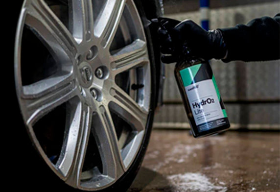 CarPro Hydro2 Lite車身鍍膜噴霧，專為快速施工與長效保護設計。無需擦拭施工，大幅減少刮傷風險。提供3個月以上疏水保護，抗污防UV。500ml，香港網店Project-Auto現貨發售。