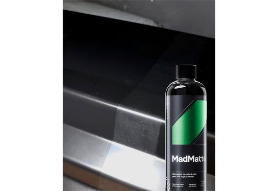 CarPro MADMATTE啞光表面密封噴霧，預防水斑與污染，維持啞光外觀。強化疏水性使清潔更簡易。500ml，香港網店現貨發售。