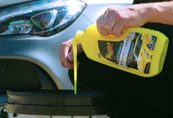 MEGUIAR'S 美光  洗車液 Ultimate Wash & Wax 洗車用品 汽車用品 打蠟 鍍膜 蠟水 高起泡性 豐富泡沫 濃密泡沫 棕櫚蠟保護 合成聚合物 抗水性合成技術 抗水配方 蠟質保護層 保護車漆 車漆保護 色澤更明顯 色澤更光亮 深邃光澤 車身光澤 提升光澤 打蠟後效果 剛剛打蠟般 持久光澤 長效保護 撥水效果 水珠效果 pH中性 不傷車漆 不傷蠟層 不傷鍍膜 適用所有車漆 適用透明漆 適用金屬漆