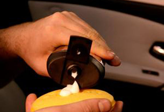 MEGUIAR'S 美光  Ultimate Protectant Dash & Trim Restorer 洗車用品 汽車用品 汽車內龐清潔 汽車皮坐 汽車錶板 錶台 修補 汽車膠邊保養 汽車愛好者 實用好物 熱銷產品 口碑行銷 強力保護 安全養護 精細表面 汽車美容店 車房專用 家用適用 DIY洗車 自家洗車 定期養護 車輛美容 外觀升級 汽車用品店 正品保證 高性價比 環保 耐用 細節清潔 車用清潔 汽車美容護理 專業級護理 展廳級保護 平滑觸感 快速維護 保護光澤 高端護理 業界標竿 品質首選 專業美容 頂級護理 汽車護理產品 外部塑膠護理 內部塑膠護理 塑膠飾條 橡膠密封件 車窗飾條