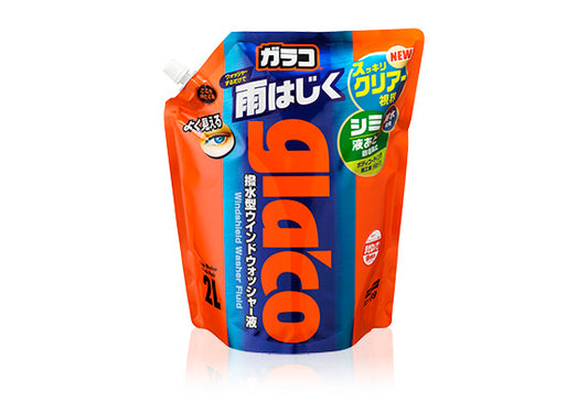 日本Soft99雨敵擋風玻璃水撥水，香港現貨發售。2L大容量環保袋裝，減少包裝浪費，經濟實惠。注入玻璃水箱約14秒完成，節省時間。使用時噴灑於玻璃，啟動雨刮即清潔並自然形成驅水鍍膜，提升雨天視線。建議與雨敵專用驅水系列配合使用以達超強撥水效果。Project-Auto香港汽車用品網店，滿HK$168免運費。