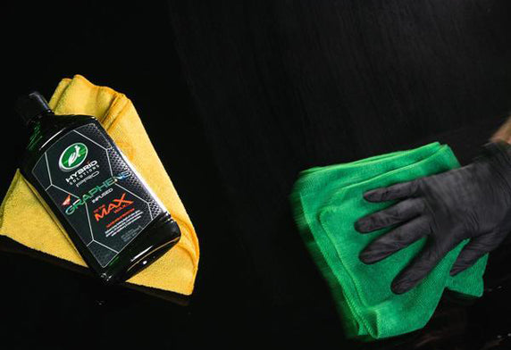 Turtle Wax Pro 龜牌Pro 石墨烯極致蠟 洗車用品 石墨烯配方 SiO2配方 二氧化矽 超疏水性 超潑水 極致撥水 超滑質感 極致光澤 深邃光澤 鏡面光澤 展間光澤 抗紫外線 抗UV 防止老化 防止變色 長效保護 耐久保護 易於使用 易於清除 好上好下 手工上蠟 機器上蠟 美國製 美國原裝 14安士 414ml 汽車蠟 車漆保護 車漆養護 汽車美容 汽車護理 車身光亮 車主必備 愛車護理 香港汽車用品 汽車用品推薦 香港網購 原裝正貨 正貨保證 產品型號53479
